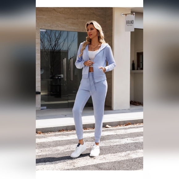 2 piece Tracksuit - Picture 4 of 6